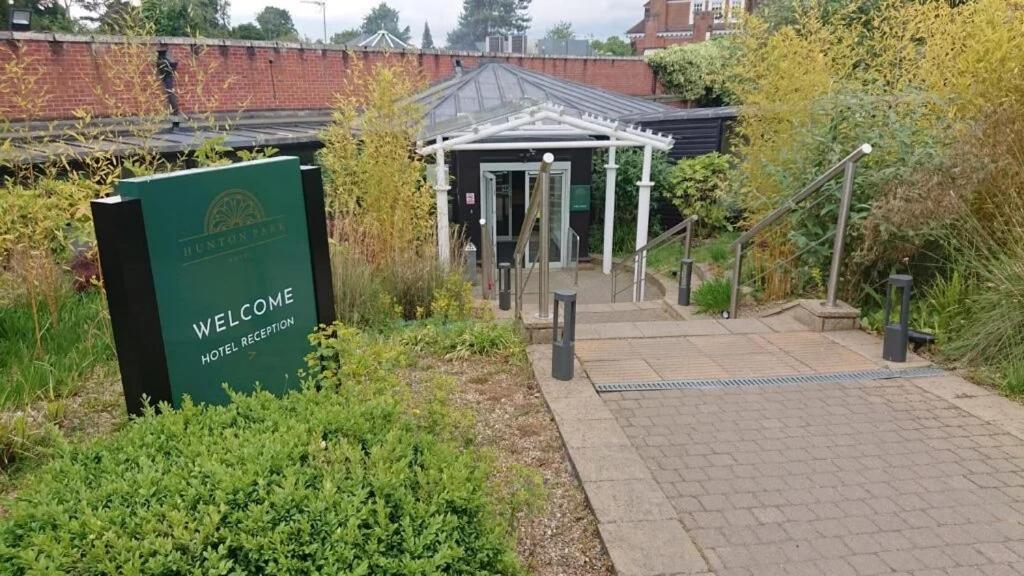Hunton Park Hotel Kings Langley Bagian luar foto