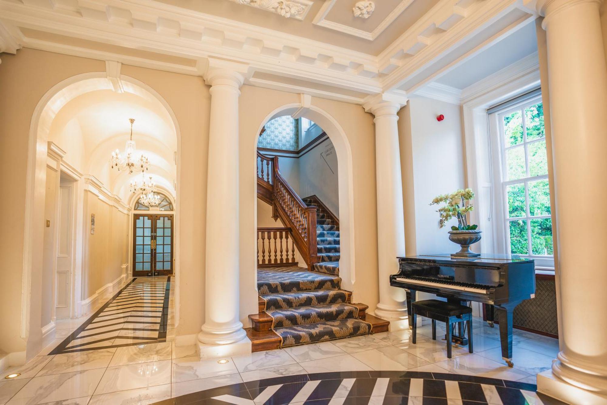 Hunton Park Hotel Kings Langley Bagian luar foto